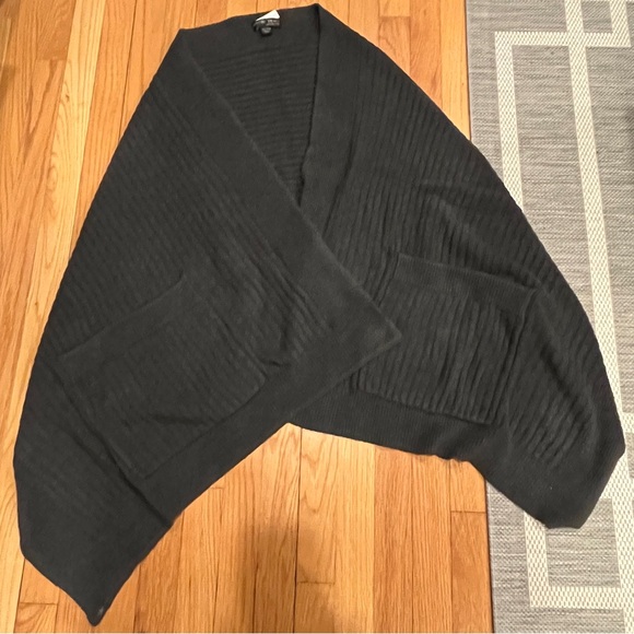 Barefoot Dreams CozyChic Lite Travel Shawl O/S Charcoal - Picture 5 of 8